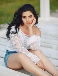 VIP companion girl in Tilhar – discreet service